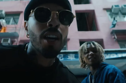 still do vídeo de airplane tickets