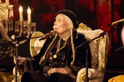 joni mitchell se apresenta no grammy awards 2024